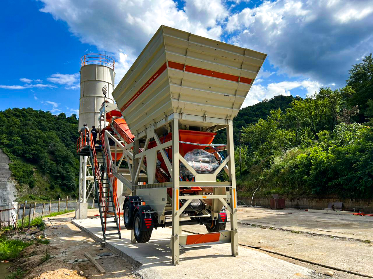 CENTRALE À BÉTON MOBILE 60 M³ À VENDRE