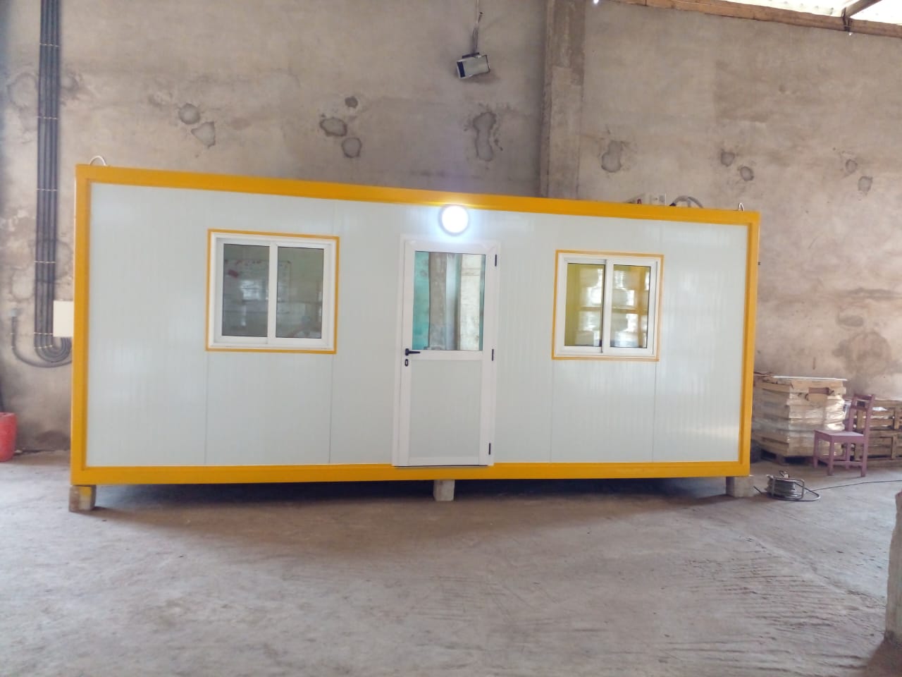 CONTENEUR PRÉFABRIQUÉ