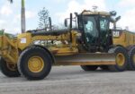 Bulldozer D7 et Komatsu