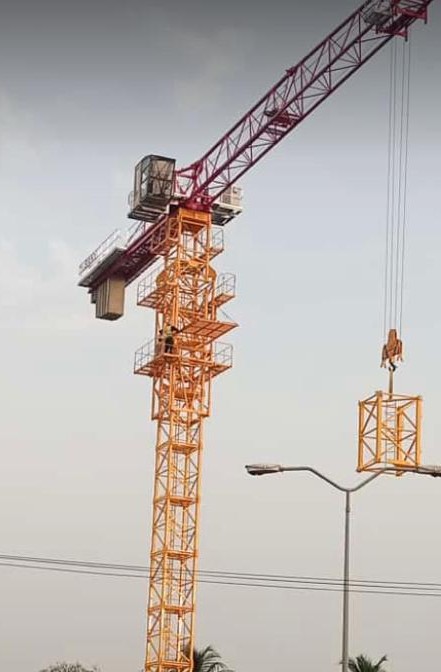 🏗️ LOCATION DE GRUES À TOUR CERTIFIÉES