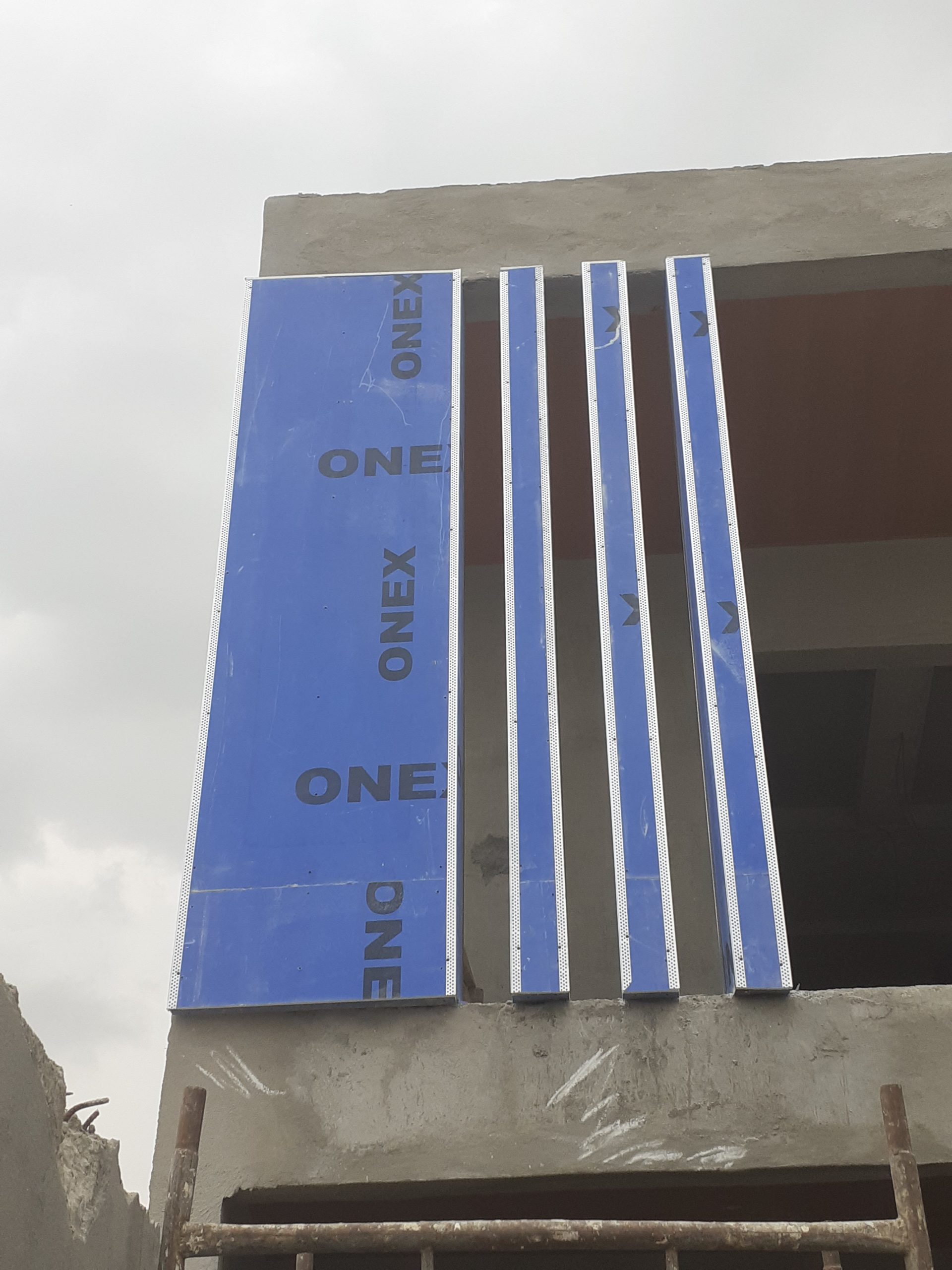 pose de plafond et déco