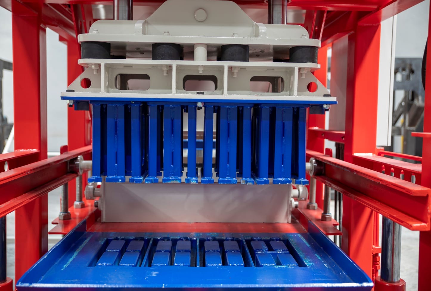 Machine à Parpaings (Pavés, Bordures, etc.).