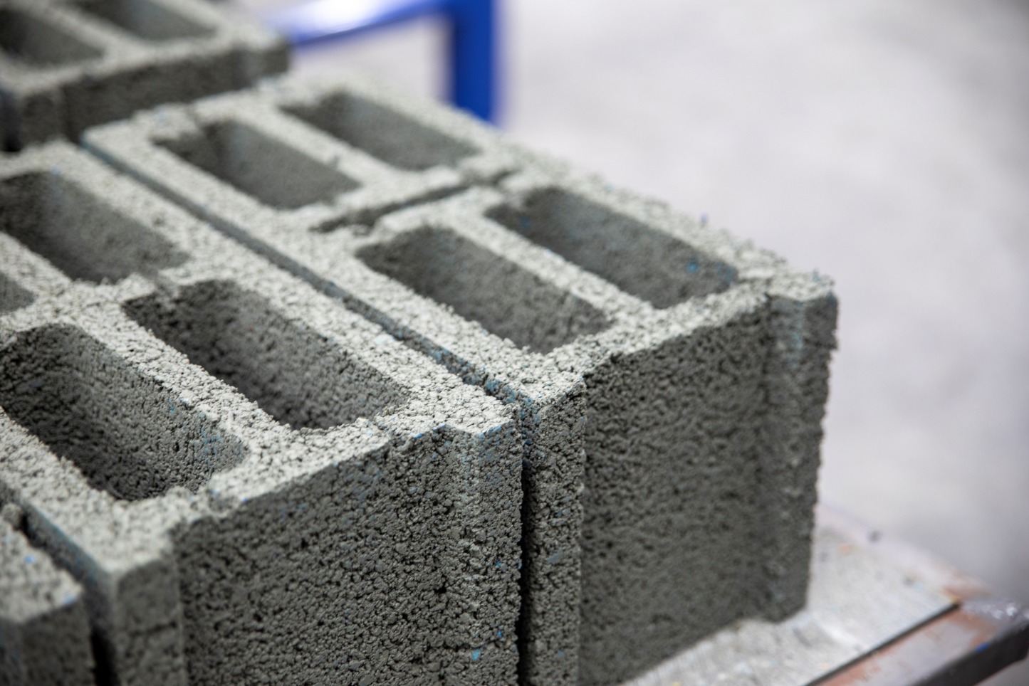 Machine à Parpaings (Pavés, Bordures, etc.).