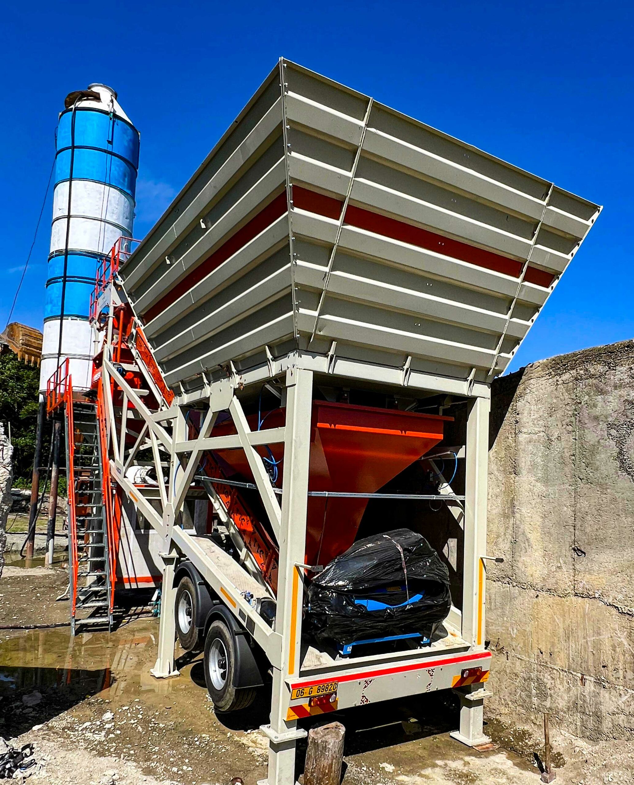 CENTRALE À BÉTON MOBILE 100 M³ À VENDRE