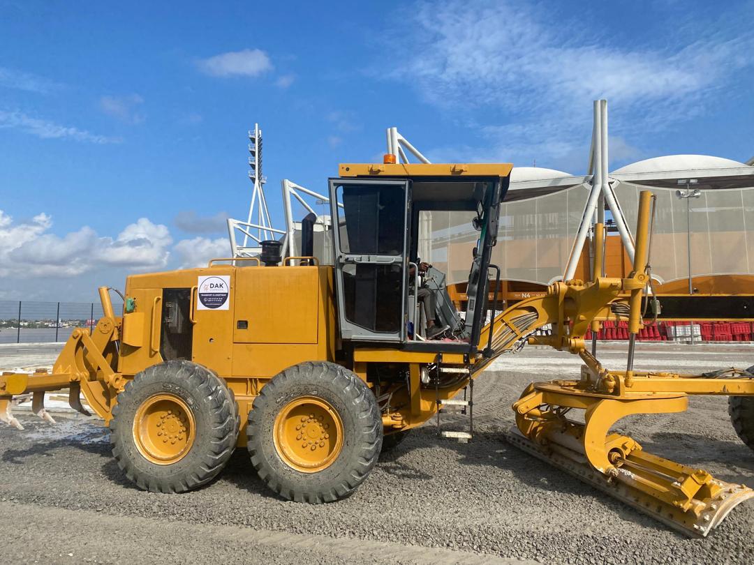 Bulldozer Niveleuse Chargeuse