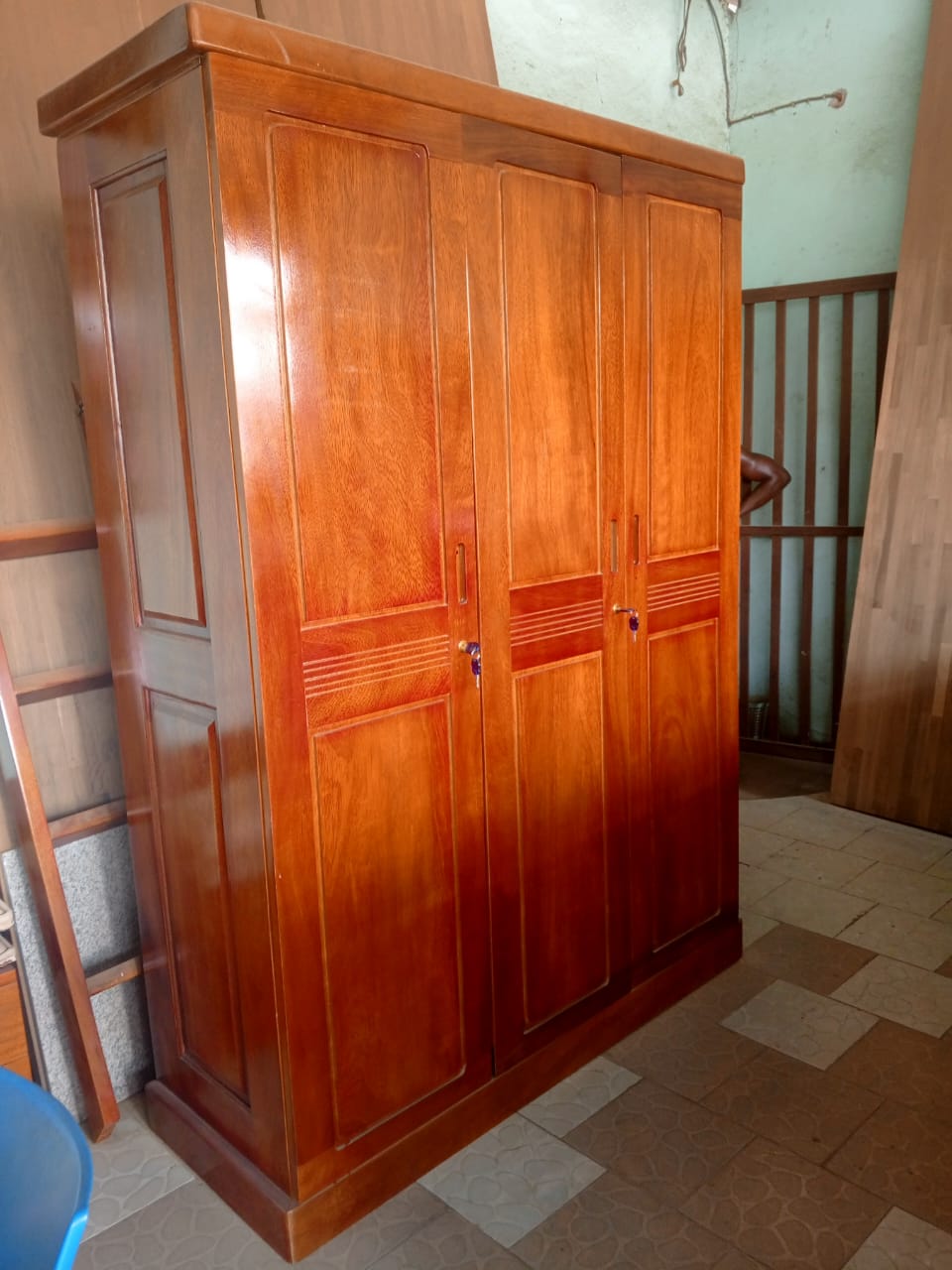 TRAVEAUX DE MENUSIERIE